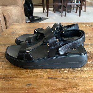 Like new condition Stuart Weitzman Moxie Platform sport sandal sz 9